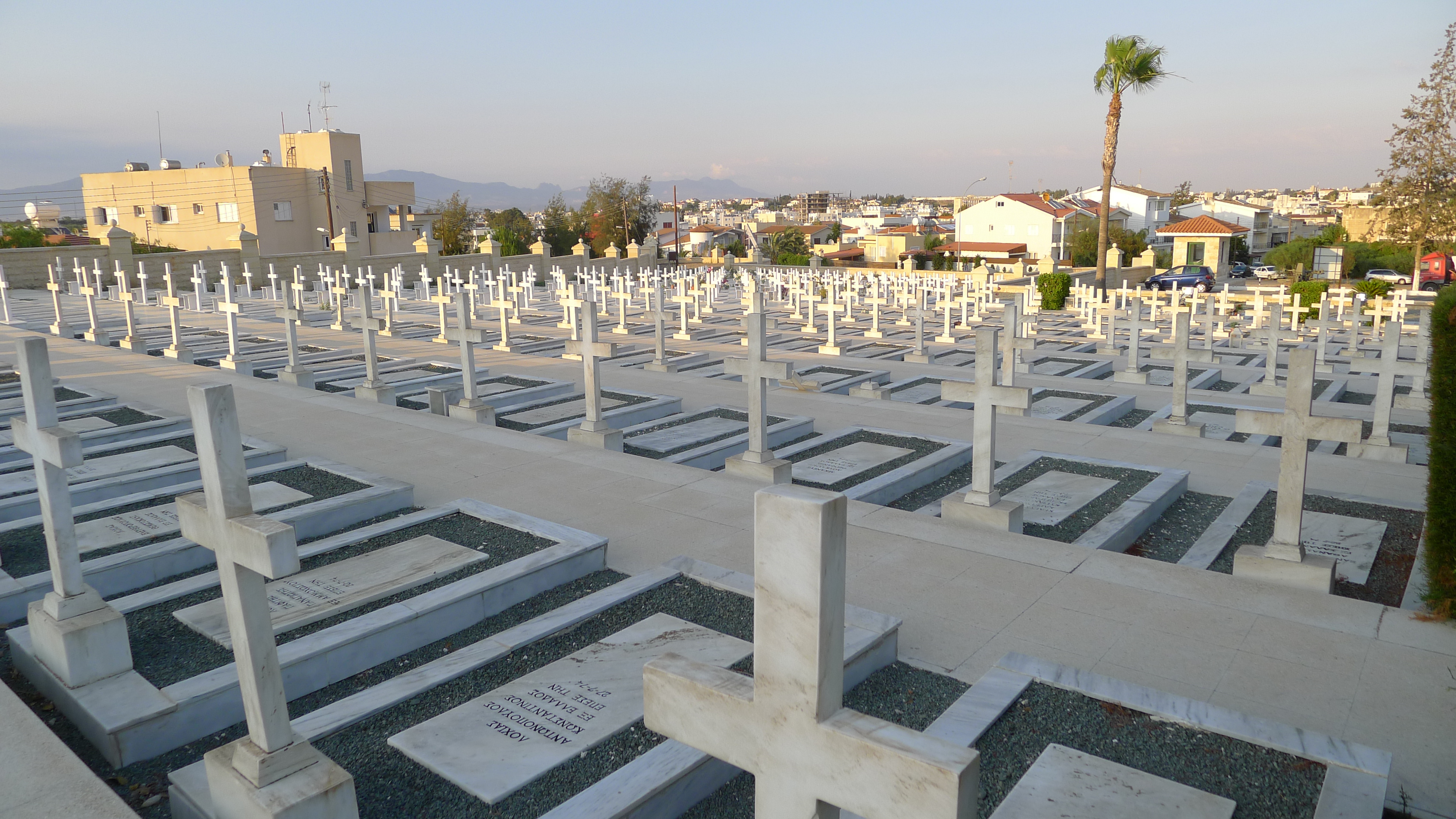 Τύμβος Μακεδονίτισσας/ Στρατιωτικό Κοιμητήριο Μακεδονίτισσας (Έγκωμη,  Λευκωσία)
